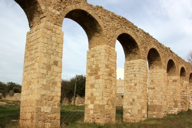 Köprü - lake Nehri dikilmiş bir yapı