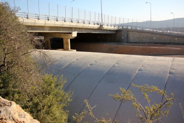 Köprü - yapay bir yapı