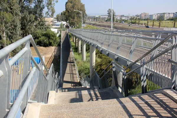 Puente - una estructura artificial — Foto de Stock