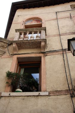 Pencere - bir yapının mimari detay