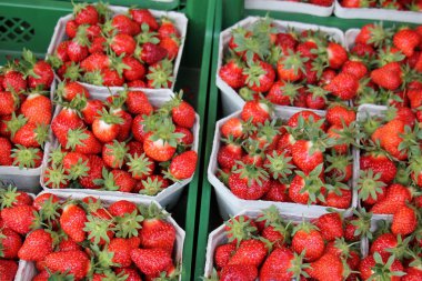 Çilekli tatlı berry