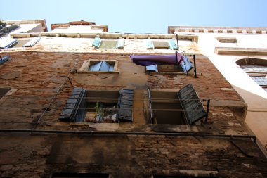 Pencere - bir yapının mimari detay