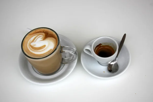 In einer Tasse heißen Kaffee — Stockfoto