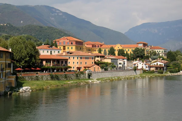 Bassano del Grappa kasaba Kuzey İtalya. — Stok fotoğraf