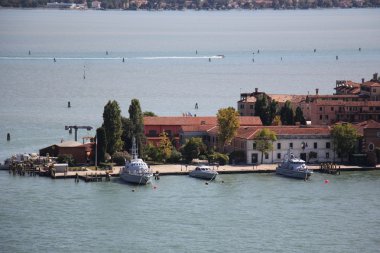 Venedik çatıları ve sokakları