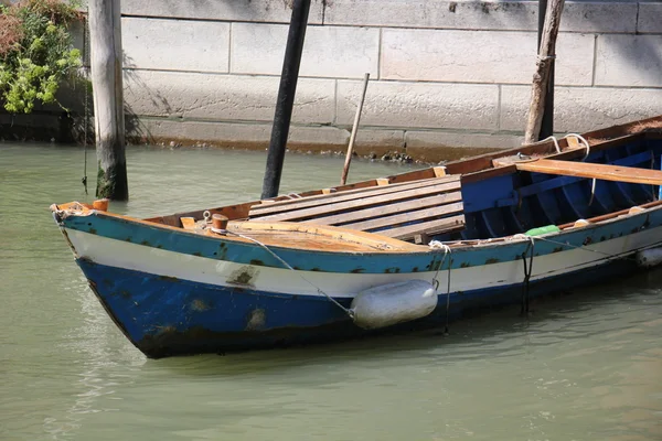 Moyens de transport sur l'eau — Photo