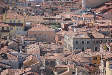 Venedik çatıları ve sokakları