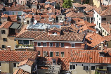 Venedik çatıları ve sokakları