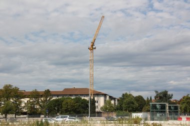 Yüksek inşaat vinç