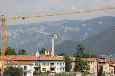 Yüksek inşaat vinç