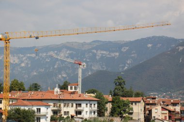 Yüksek inşaat vinç