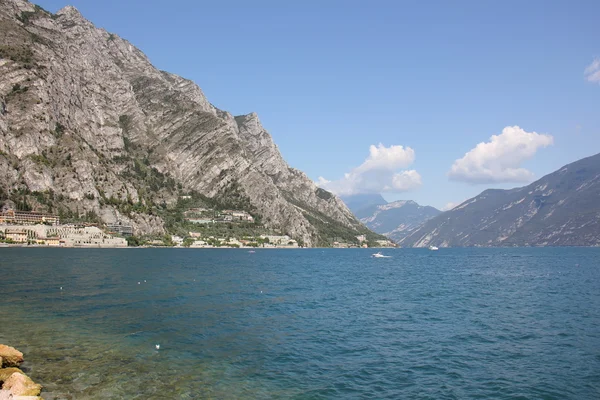 Άποψη της λίμνης Garda — Φωτογραφία Αρχείου
