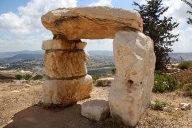 taşlar her yerdeler