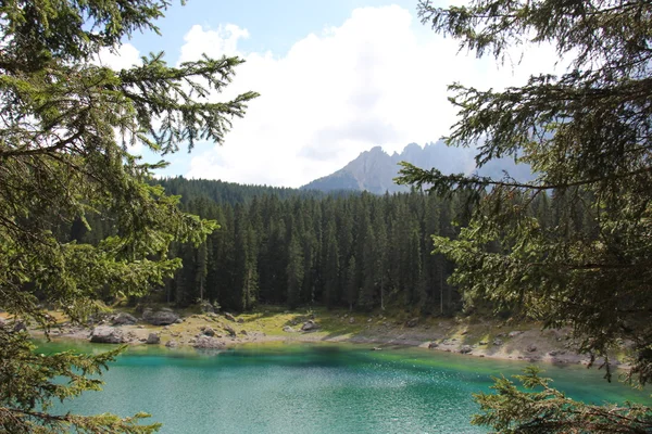 Karersee ou Rainbow Lake — Photo