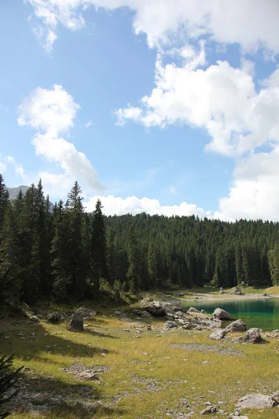 Karersee ou Rainbow Lake — Photo