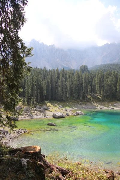 Karersee ou Rainbow Lake — Photo