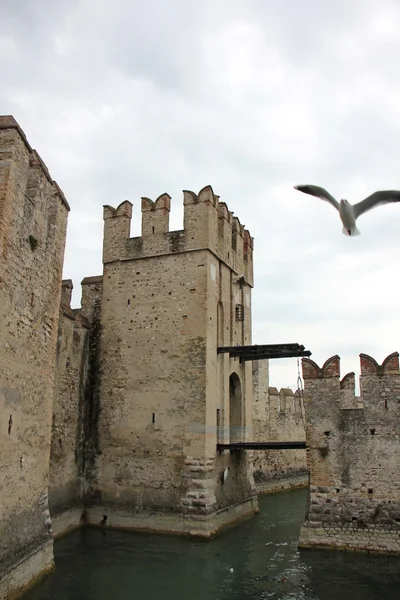 Ancient fortress in Sirmione — Stock Photo, Image