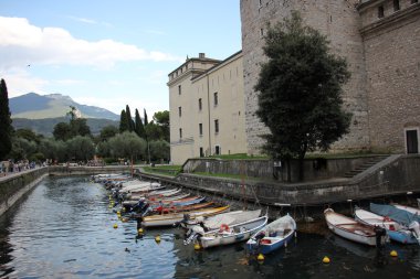 Gemilerin demirleme için yatak yer