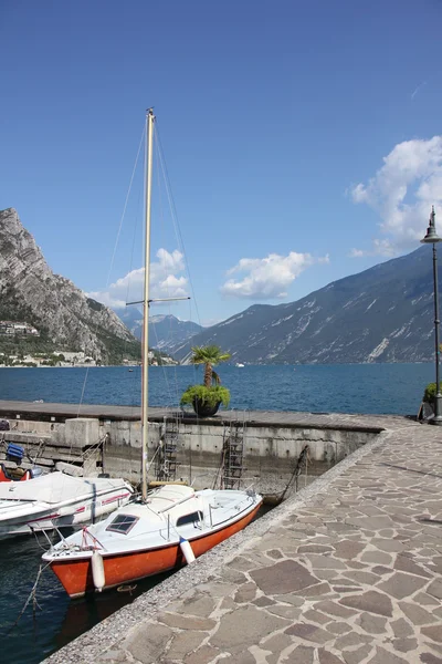 Gemilerin demirleme için yatak yer — Stok fotoğraf