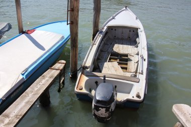 Gemilerin demirleme için yatak yer