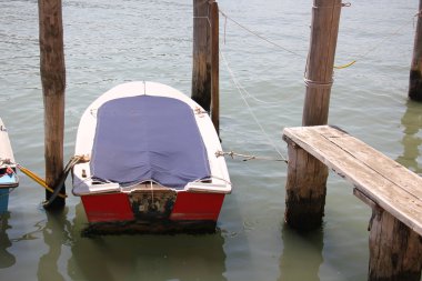 Gemilerin demirleme için yatak yer