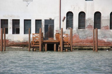 Gemilerin demirleme için yatak yer