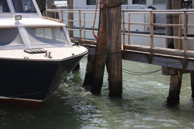 Gemilerin demirleme için yatak yer