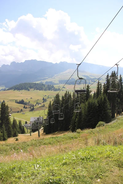 Cableway in the mountains — Stock Photo, Image