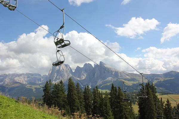 Cableway in the mountains — Stock Photo, Image