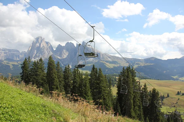Cableway in the mountains — Stock Photo, Image