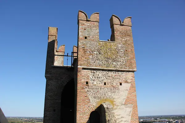 Vecchi castelli e fortezze — Foto Stock