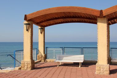 Akdeniz kıyısında