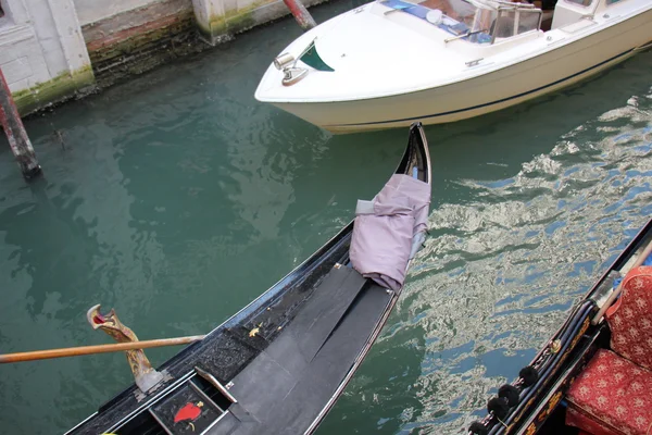 Góndola - bote de remos —  Fotos de Stock