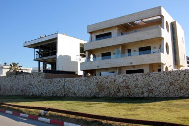 pencere duvardaki açıyor