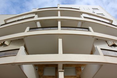 pencere duvardaki açıyor