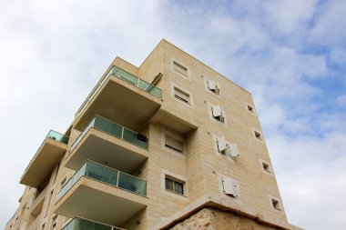 pencere duvardaki açıyor