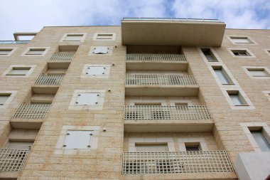 pencere duvardaki açıyor