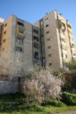 pencere duvardaki açıyor