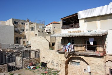 pencere duvardaki açıyor