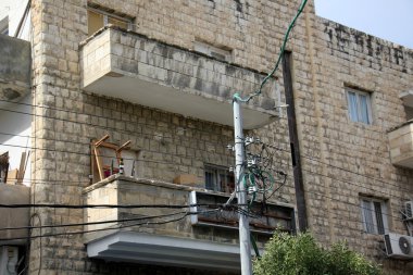 pencere duvardaki açıyor