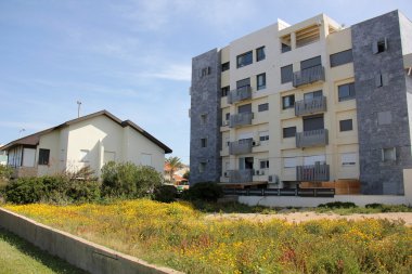 pencere duvardaki açıyor