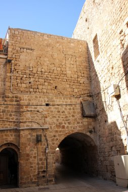 pencere duvardaki açıyor