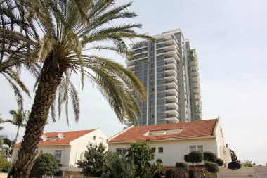 pencere duvardaki açıyor