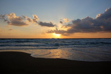 Akdeniz 'de gün batımı