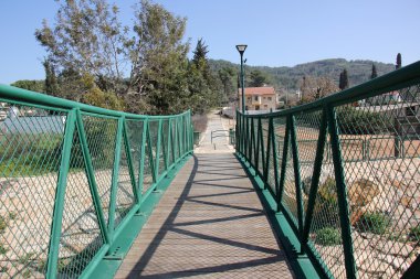 Köprü - yapay bir yapı     