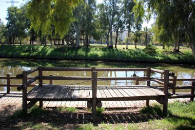Yarkon Nehri üzerinde yerleştirme     