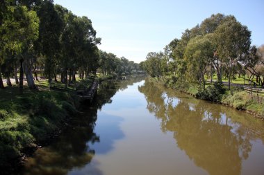 Yarkon Nehri üzerinde yerleştirme     