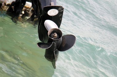 Bıçak pervane - bıçaklı bir aygıt       