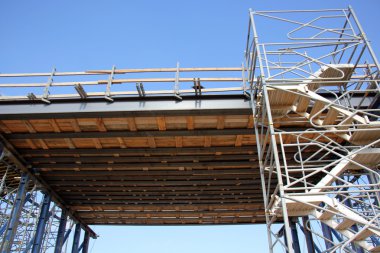 yeni bir köprü inşa         