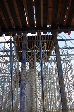 yeni bir köprü inşa         